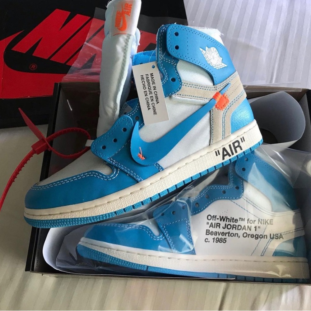 Off-White x Air Jordan 1 Retro High OG ‘UNC’